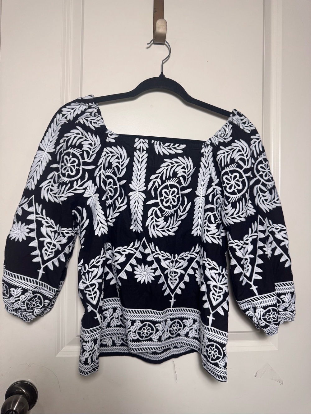 Saks Fifth Avenue Black White Floral Embroidered Square Neck Puff Blouse M